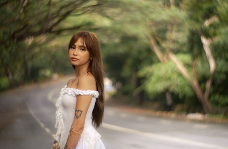 Acclaimed singer-songwriter syd hartha chooses herself in “ako naman muna”